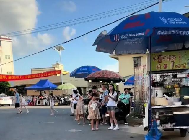 全红婵家门口真成小吃街了?当地回应来了,这波操作我服! 全红婵家门口真成小吃街了?当地回应来了,这波操作我服!