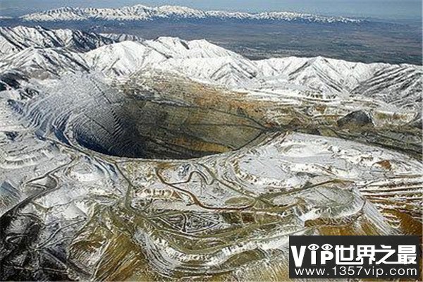 探访南非金伯利钻石坑,地球上一道被贪婪撕开的伤口 探访南非金伯利钻石坑,地球上一道被贪婪撕开的伤口